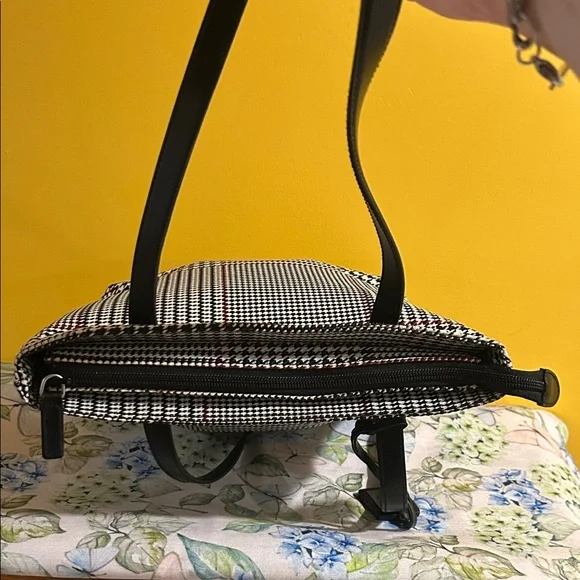 Lauren by Ralph Lauren Houndstooth Pattern Shoulder Bag. NWOT. Prestine cond. - Picture 6 of 12